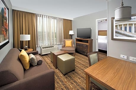 One-Bedroom King Suite - Non-Smoking