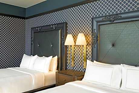Queen Room with Two Queen Beds and Roll-in Shower - Mobility Accessible