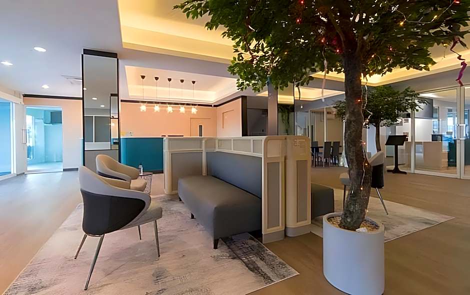 Golden Jade Suvarnabhumi Hotel