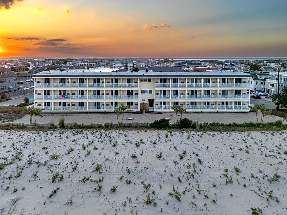 Drifting Sands Oceanfront Hotel