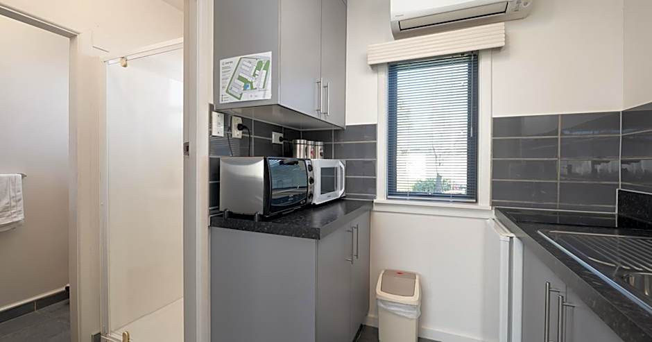 Grove Park Motor Lodge