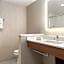 Holiday Inn Express and Suites Staunton By IHG