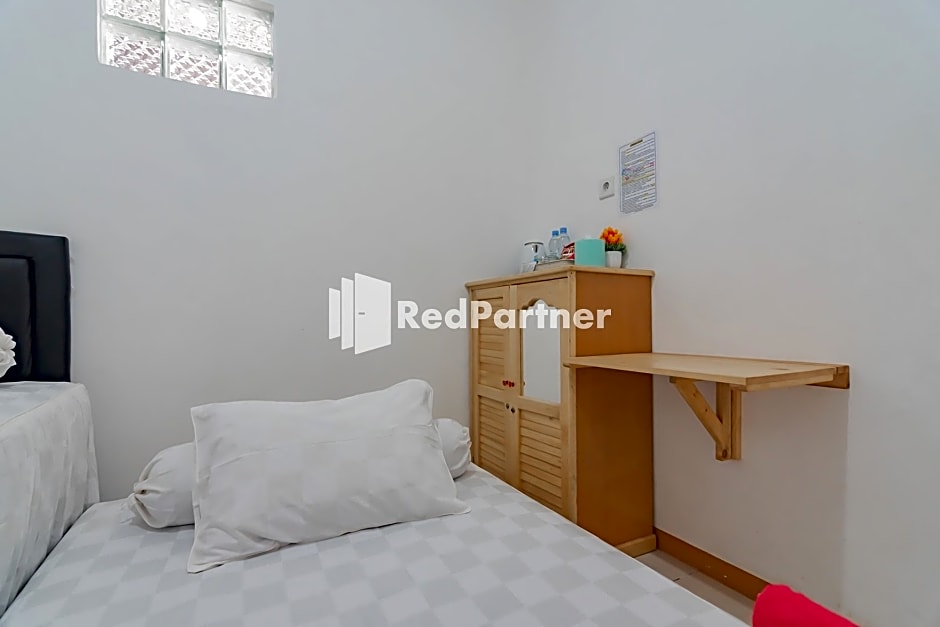 Langkar Guest House Syariah Mitra RedDoorz