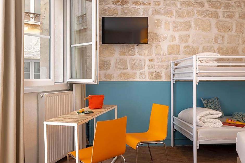 Le Regent Montmartre by Hiphophostels