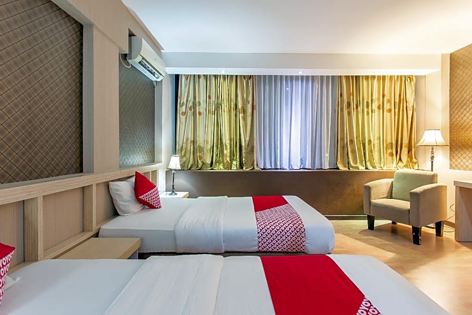 OYO 663 Hotel Sejati