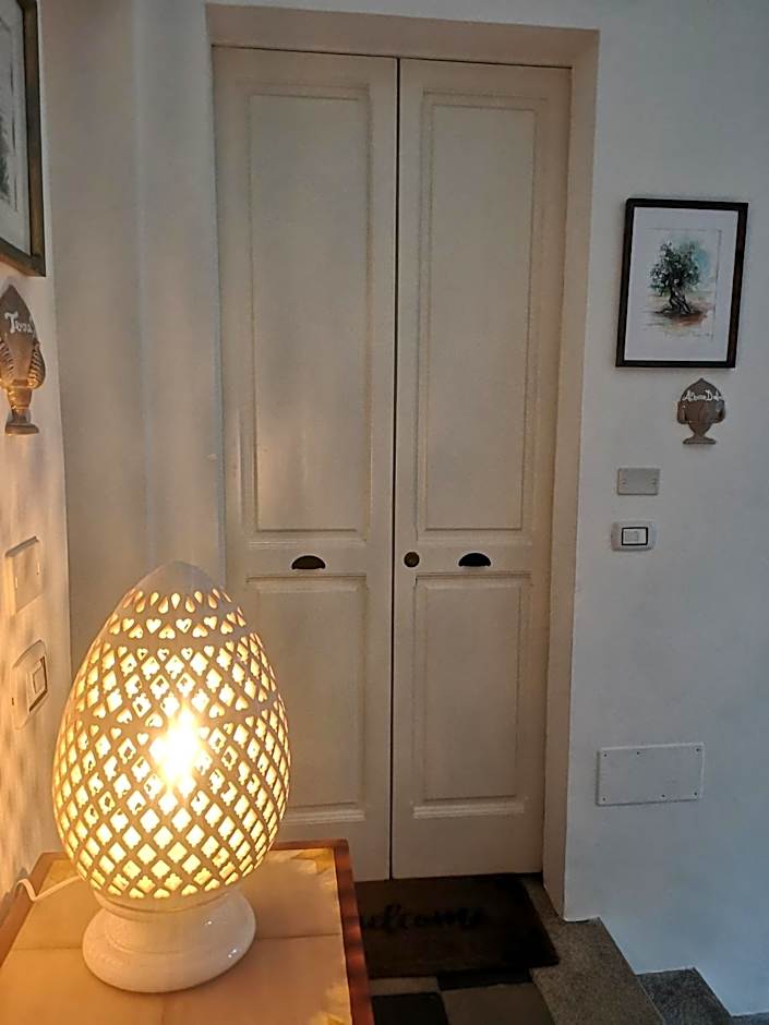 Eccelsoleccese Boutique B&B - steps from the Historic Center