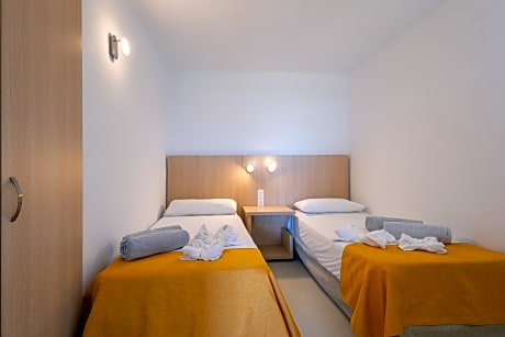 TWO BEDROOM APARTMENT SEA VIEW CAPACITY 2