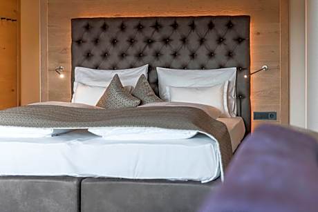 Junior Suite with Mountain View