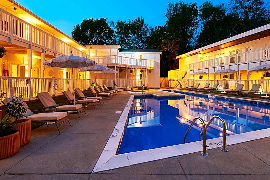 Greenporter Hotel