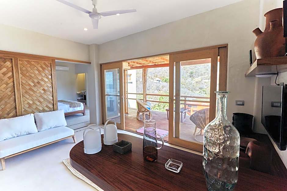 Casa Roni by Xeno - 5 Bedroom Luxury Villa with Ocean View