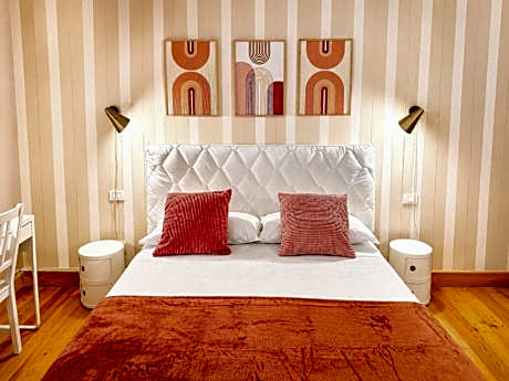 Deluxe Quadruple Room with Private Bathroom