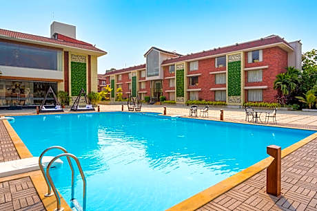 Treat Beach Resort Gholvad