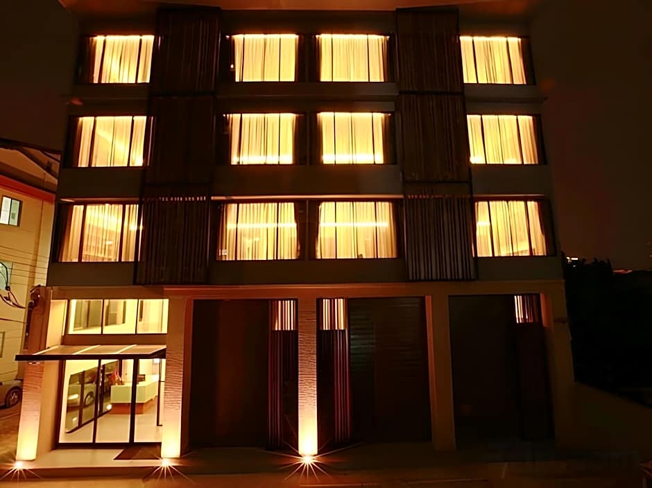 Collection O The Bangkok Cha Cha Suite