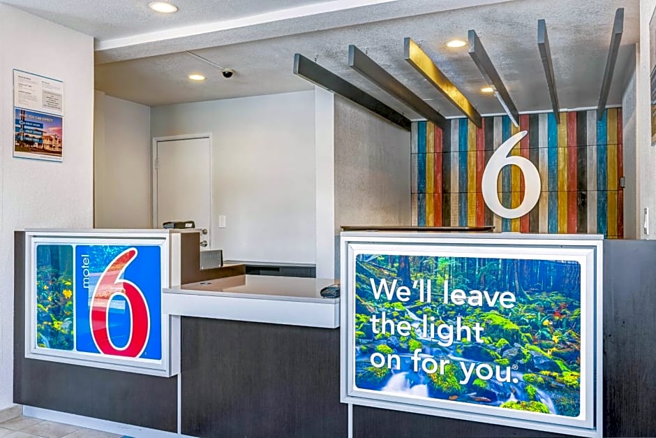 Motel 6-Kirkland, WA - North Kirkland