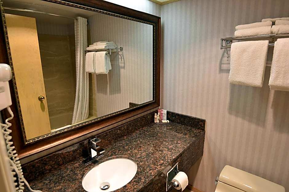 Travelodge by Wyndham Lloydminster