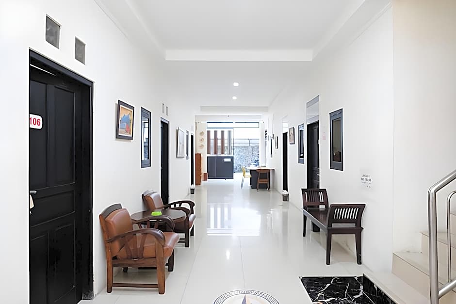 Reddoorz Syariah near Solo Square Mall