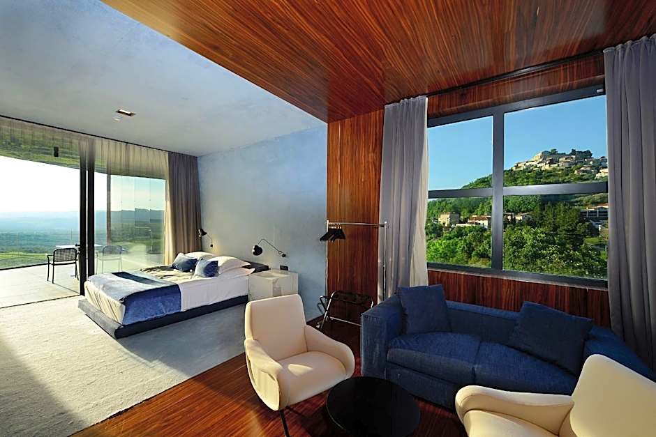 Winery & Design hotel ROXANICH