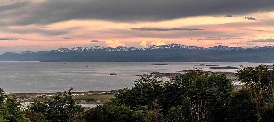CabaÃ±as Del Martial