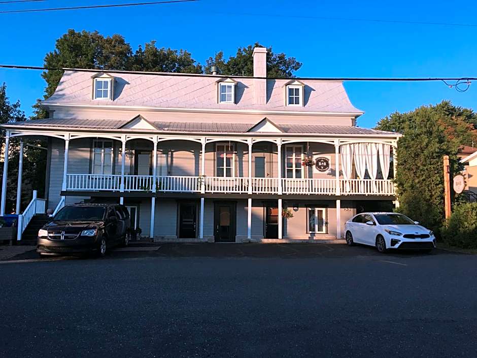 Au Vieux Presbytère De Saint-Léon