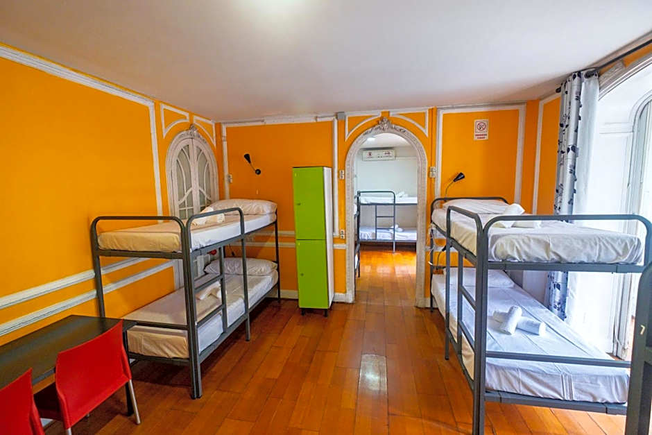 Diagonal House Hostel