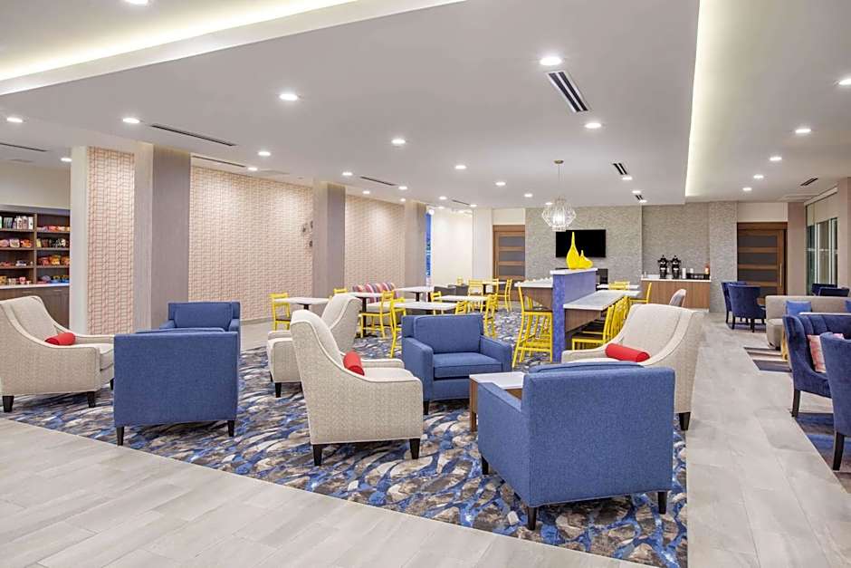 La Quinta Inn & Suites by Wyndham Dallas - Duncanville