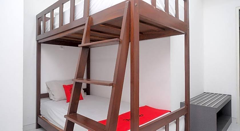 RedDoorz Apartment near Exit Toll Colomadu