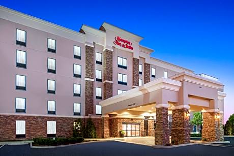 Hampton Inn By Hilton & Suites Roanoke Airport VA