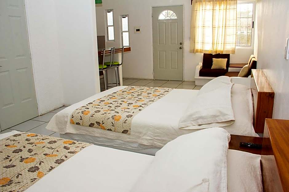 Hotel y Suites Del Paci­fico