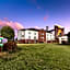La Quinta Inn & Suites by Wyndham Loudon
