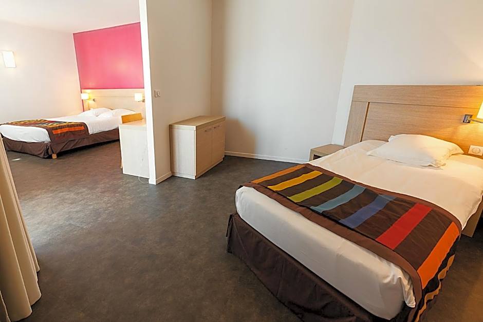 Esatitude Hotel
