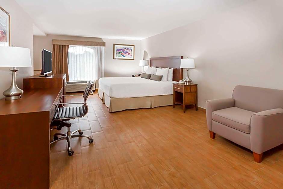 Baymont Inn & Suites Lazaro Cardenas