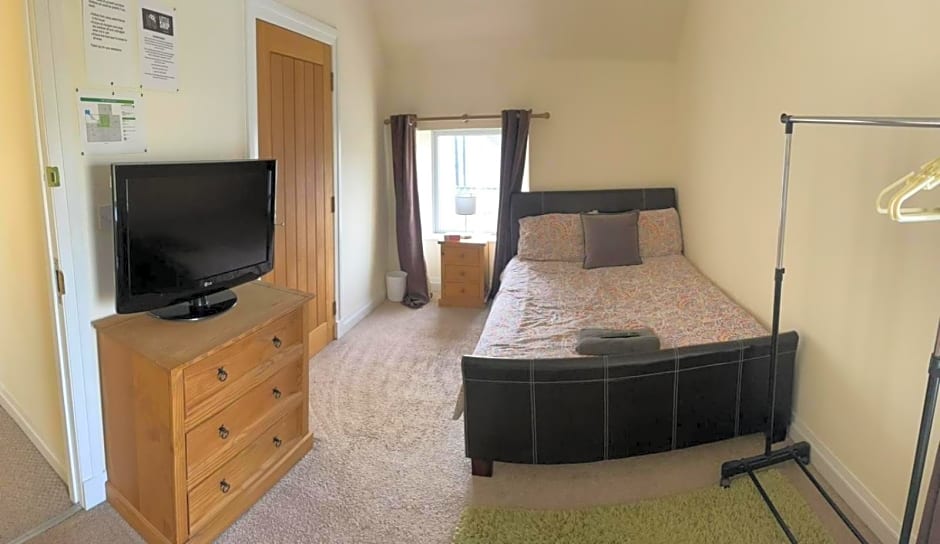 Little Ship Inn Rooms