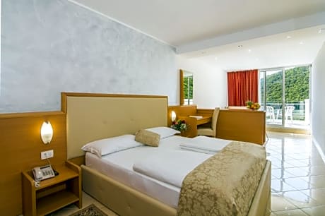 Double Room Sea side Balcony + 1