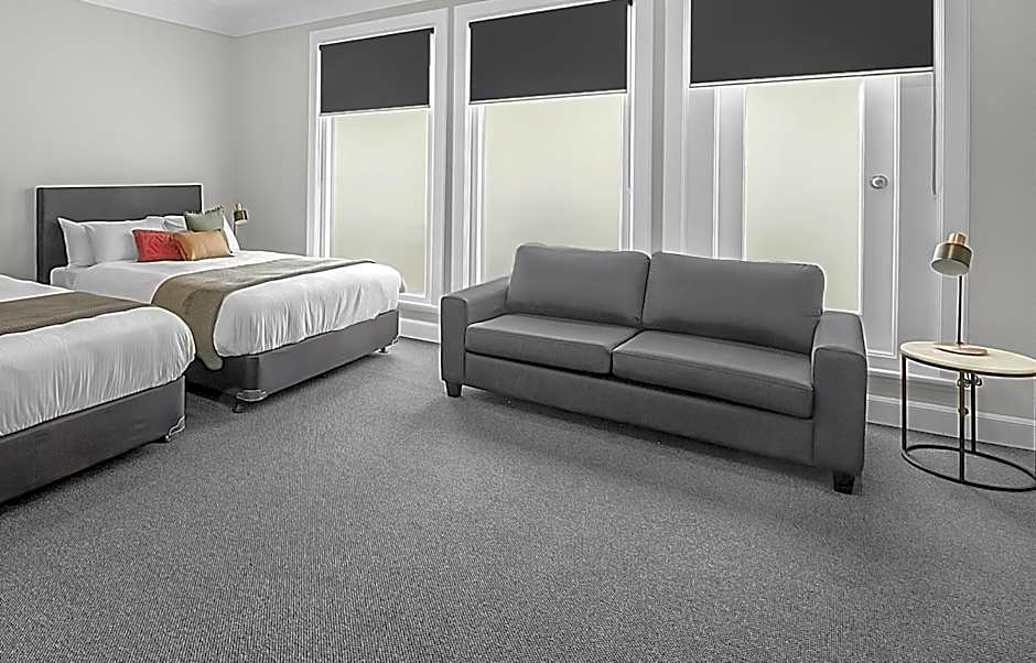 Horse and Jockey Hotel Homebush