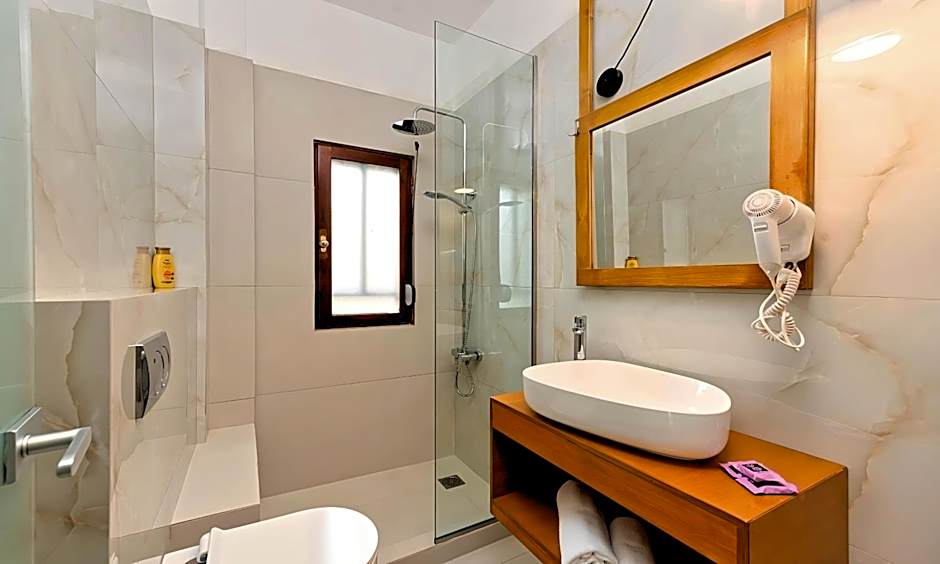 Island Villa Heated Pool