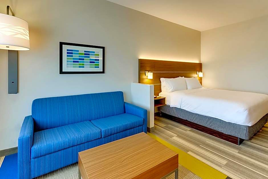 Photo 1 of 7 of 1 King Bed Suite