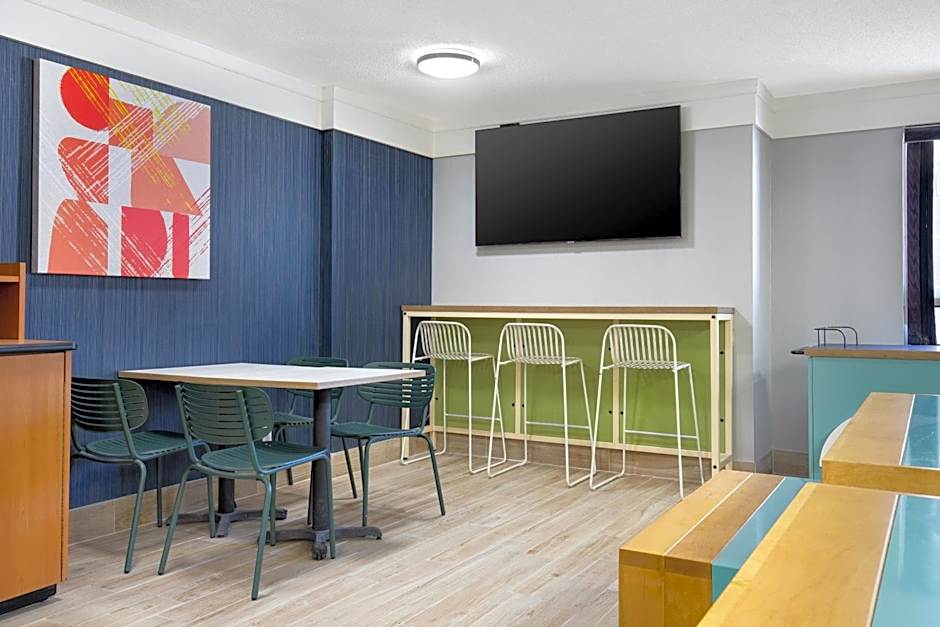 Spark by Hilton Brockville