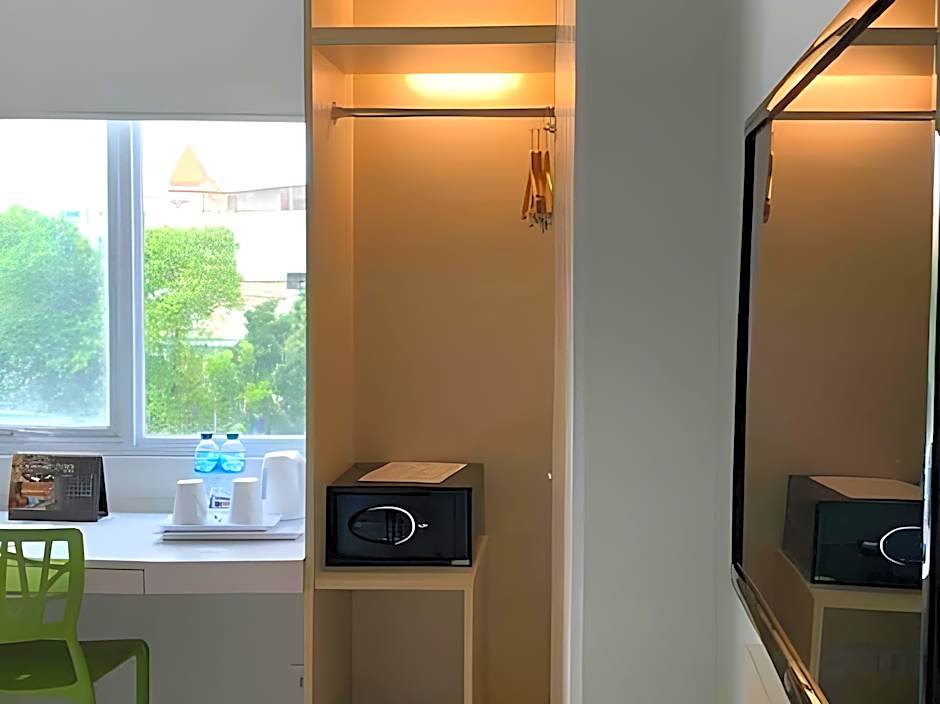 Zuri Express Mangga Dua