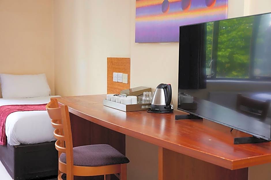 Crossroads by Chef & Brewer Collection