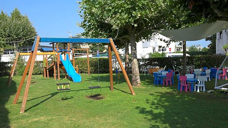 BAJAMAR BEACH HOTEL