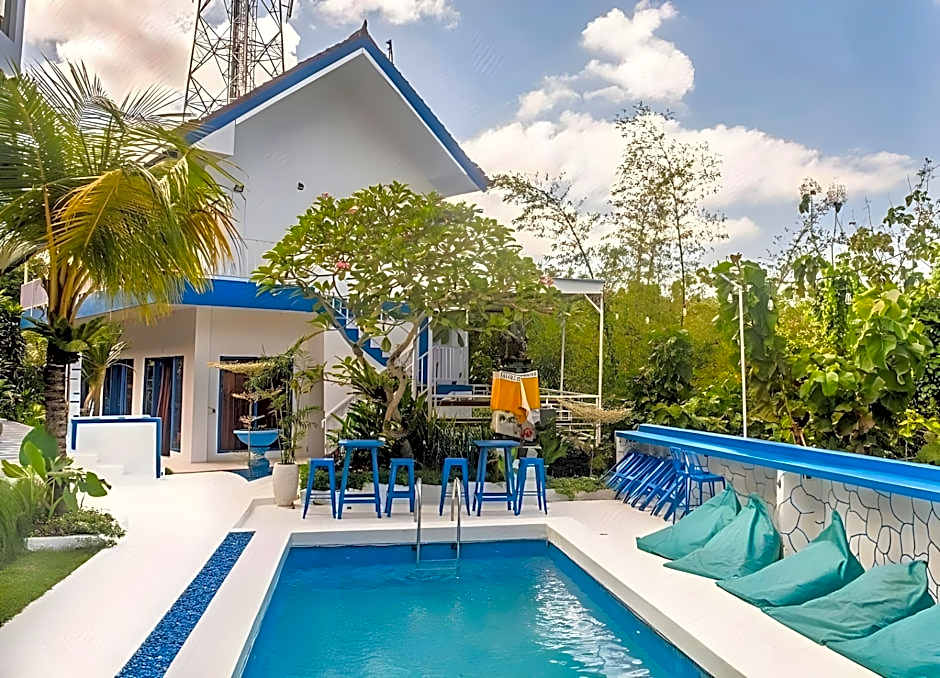 Bombora Surf Camp Hotel
