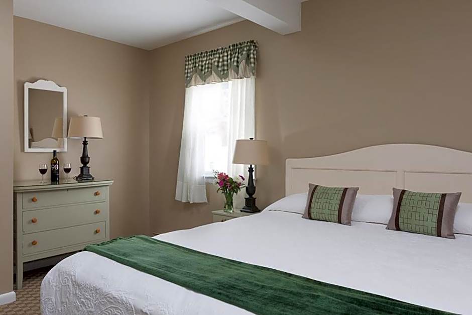 Dockside Guest Quarters