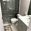 Modern & Cozy 2 bedroom home near downtown Shawnee