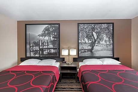 Deluxe Queen Room with Two Queen Beds - Non-Smoking