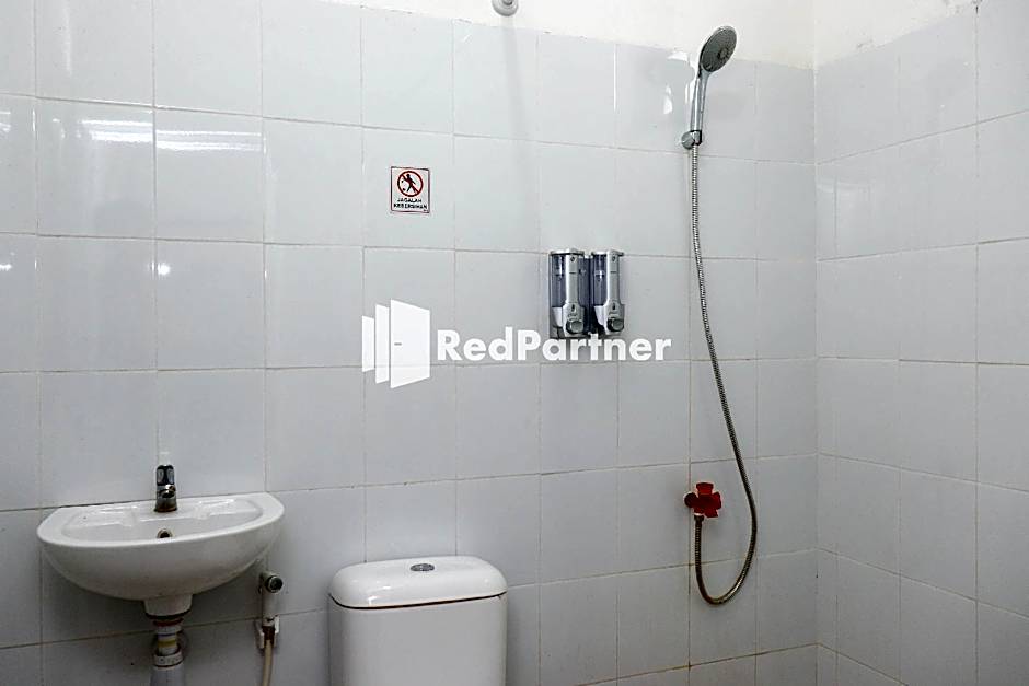 Sahabat Pantai Guest House Mitra RedDoorz