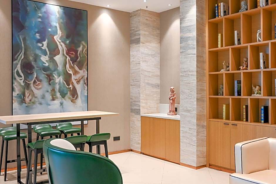 City Comfort Inn Wuhan Caidian Square
