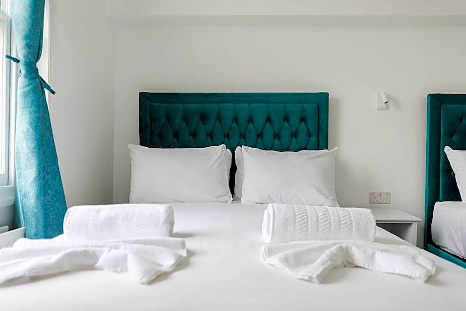 Palace Court Hotel