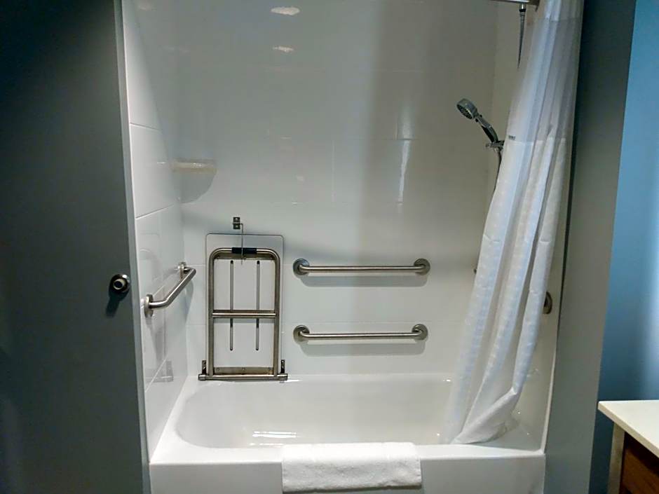 La Quinta Inn & Suites by Wyndham Bardstown