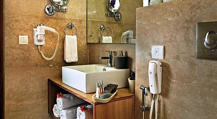 Udman Hotel Panchshila Park