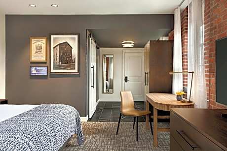 Corner King Room